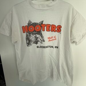 Hooters Mall of America T-Shirt - White